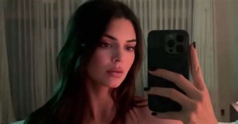 kendall jenner leaks|Kendall Jenner poses naked for sultry mirror video as fans go。